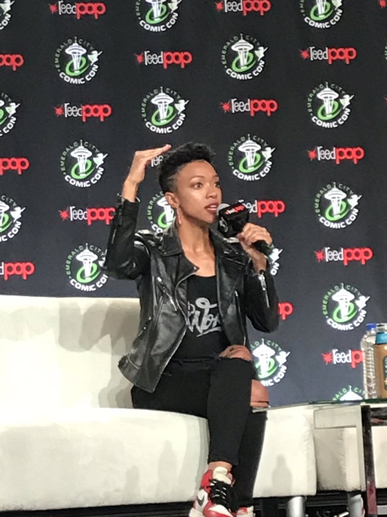 IamVJSmith's tweet photo. @SonequaMG I SEE you!  #BlackPanther #StarTrek #WalkingDead #ECCC19 https://t.co/hzt8cxs9J8