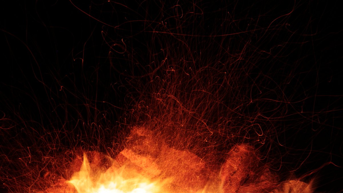 findfrontiers's tweet photo. Spend some time playing with the camera while sitting around the campfire at Roosevelt Lake this weekend. Not too bad... #camping #campfire #outdoors #arizona https://t.co/IpxPyX11hO