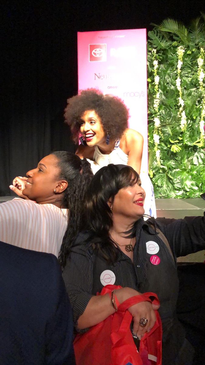 JeimyOsorio's tweet image. Gracias. Gracias. Y un millón de gracias a todas las personas que nos acompañaron ayer en #PoderosasLive. Por su apoyo, por su cariño, por sus atenciones, gracias! 🙏🏾 #25Poderosas 
Fotos: @LosAmorososMx