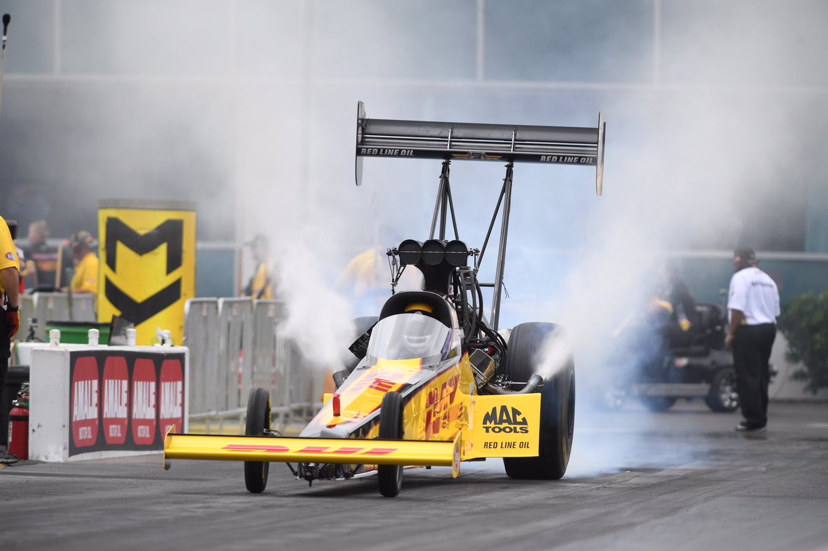 NHRA's tweet photo. .@richiecrampton gets it done at the 50th Annual Amalie Oil #Gatornats! https://t.co/ymNQJxoG4C