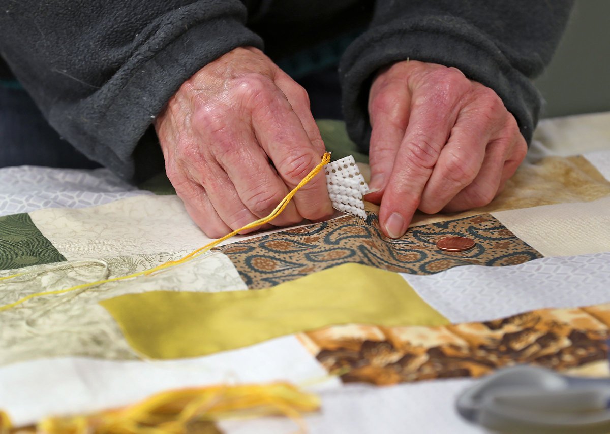 Quilters come together to comfort at IU Health dlvr.it/R11m2W