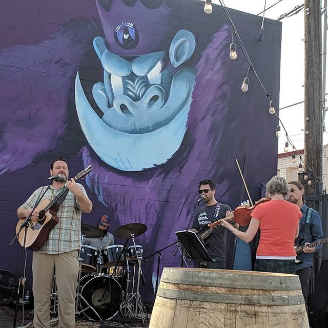bennreading's tweet photo. Weekends are for exploring. Checked out @kingcongbrewing and heard a set by @bebraveboldrobot ! #yes
.
.
.
.
#drinkgoodbeer #drinklocal #listenlocal #goodmusic #goodbeer #stpatricksday #bebraveboldrobot #weekendvibes https://t.co/GQMvOz6FuO https://t.co/9YaWptv1JJ