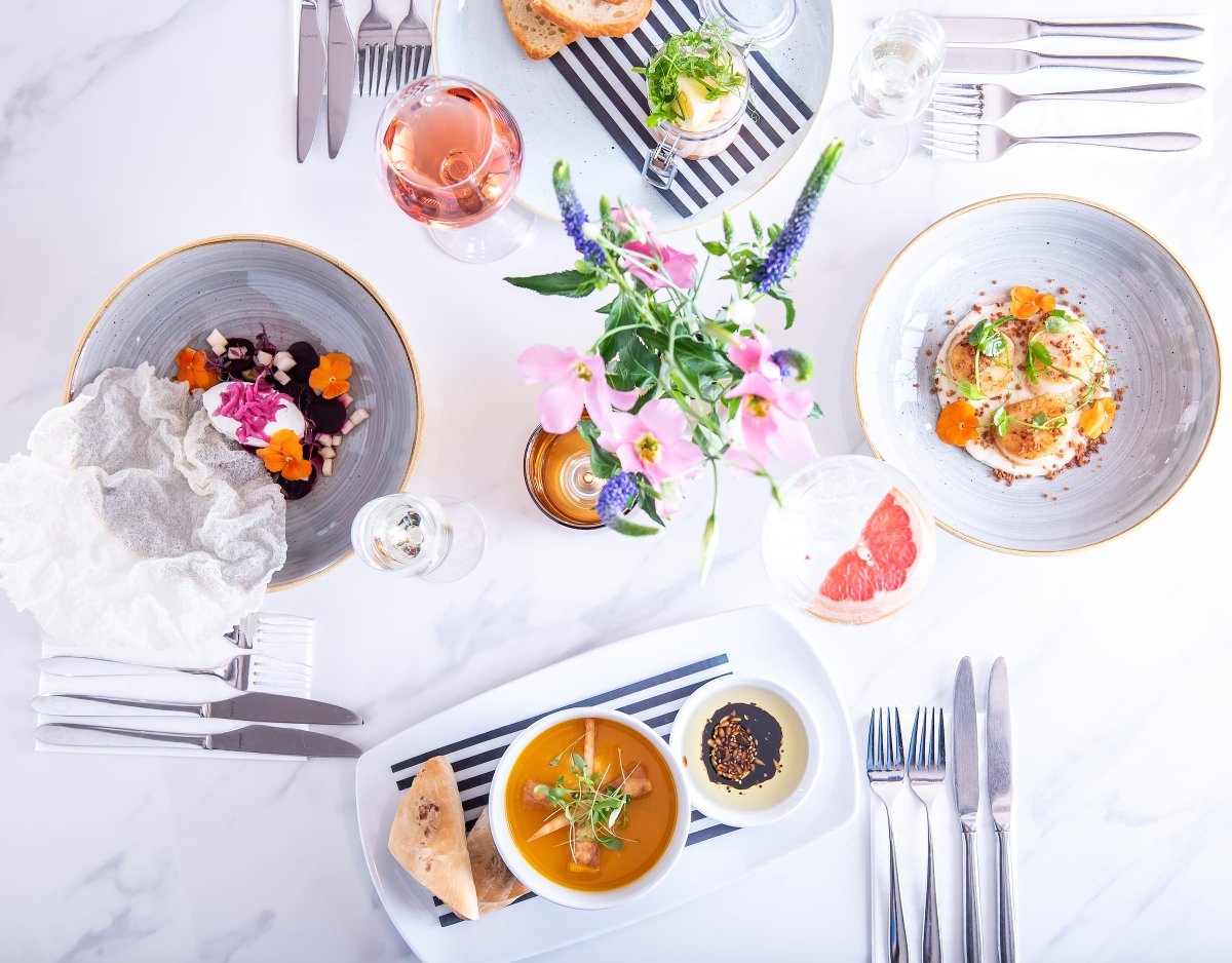oatsheaf's tweet photo. Mum's put your feet up, relax and enjoy with a delicious menu with three course for £23.95
Book here; https://t.co/gde7GOUqeY https://t.co/WAEZIPts6G