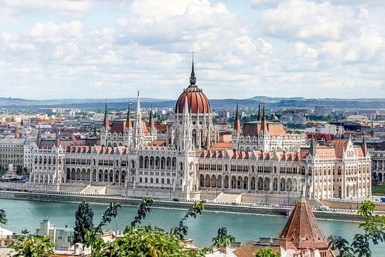 SPstudentTravel's tweet photo. Headed to Budapest in 4 days. https://t.co/escrLAjirM