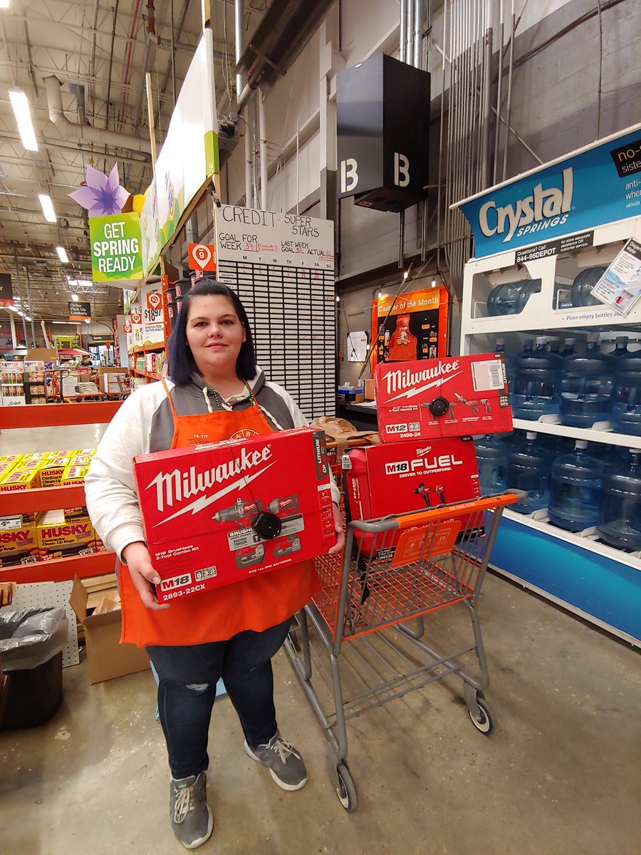 Thanks to Tiffany keeping her eyes open and her theft radar on .... she helped to keep us from shrinking by $927 😛 Keep it up Tiffany! We appreciate you!! @BryanGuyHD2501 <a href="/yeslikethespice/">Curtis Curry</a> <a href="/M_Carter_SM/">Marquis Carter</a> @kerre81275