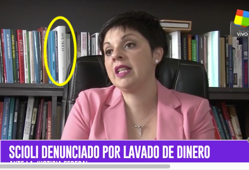 viendo tele detecto en la biblioteca el libro de <a href="/LeoPiccioli/">Leo Piccioli</a>?