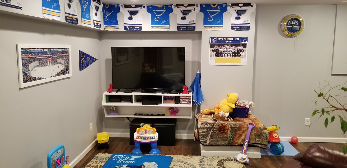 Here's the Rodgers family #bluesfancave #organincluded