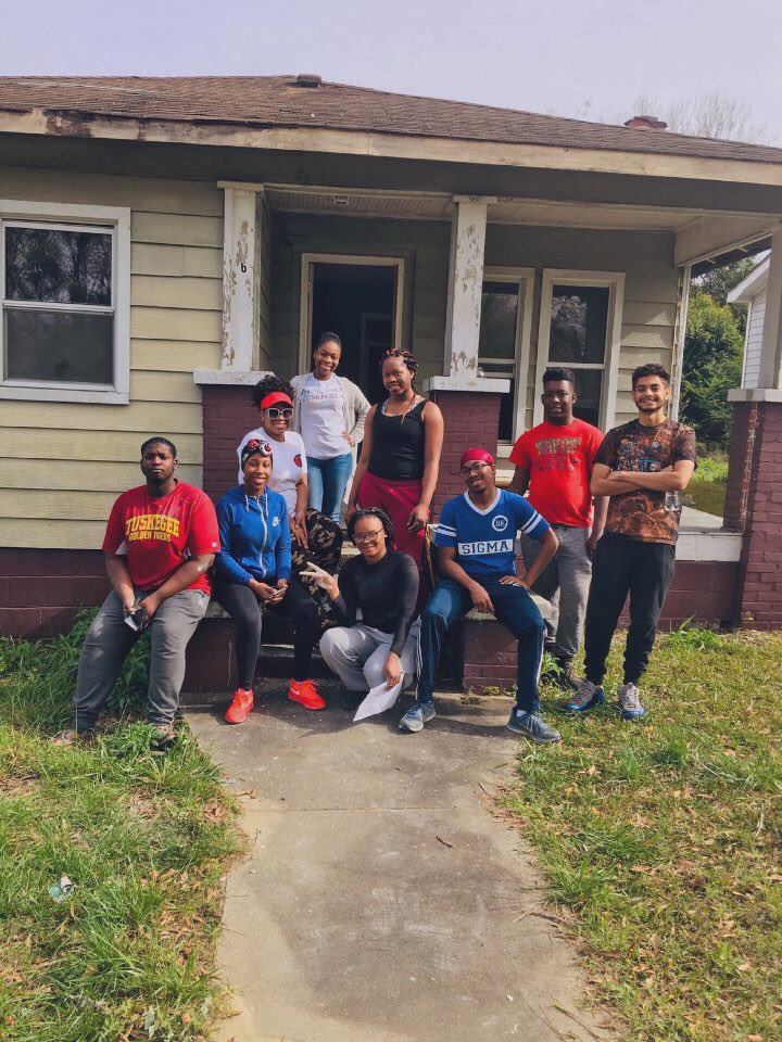 RebuildTuskegee's tweet photo. Another Successful Sunday in the books for #RebuildTuskegee. Saw some new Faces and demolished goals! 👷🏾♀️👷🏾♂️⛏ Thank you to everyone that came out we are nothing without our #TaskForce❗️#OnePropertyAtATime
#TU19 #TU20 #TU21 #TU22 https://t.co/mdL1ye4Vka