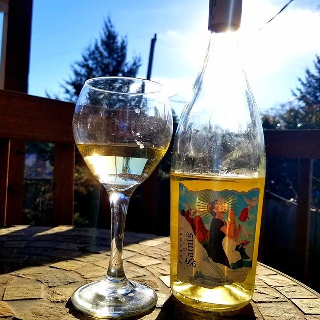 And just like that on a Sunday the sun shined down, the birds sang, the temperature broke 60f and spring arrived. Let there be Prayers for the Saints. 
#wineoclock #onmydeck #wawinemonth #springiscoming #whitewine #seattlesun #pnwisbest #wine #whiteblend… ift.tt/2UFMBhR