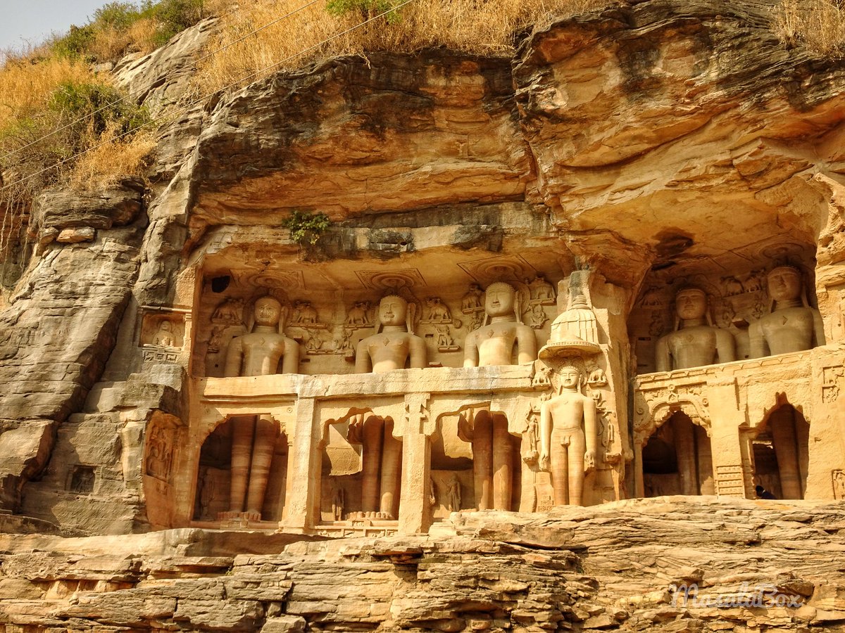 masalaboxtravel's tweet image. Did you know Gwalior is famous for Jain monuments too. Statues as tall as 48 feet. Explore the Jaina monuments found along Gopachal and Siddanchal hills.

#NewOnBlog - masalabox.co.in/jain-monuments…

#MPTourim #IncredibleIndia #jain #heritage