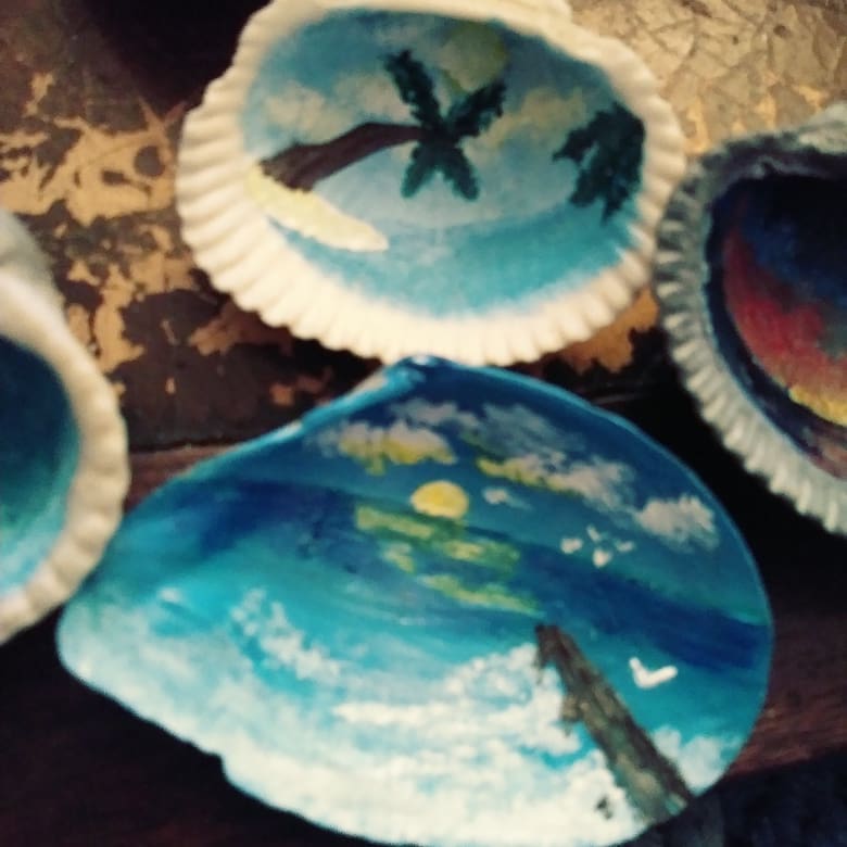 CowdenArts's tweet photo. Some shells i painted! .
.
. .
.
#forsale #art_collective #artistsofinstagram #artwork #artforsale #art_collector #artistsoninstagram #artist #acrylic #acryliclandscape #shells #ocean #water #sky #painting #palmtrees #beach #beachpainting #sun #sand #island #calming #love #sea https://t.co/NbAARpESlp