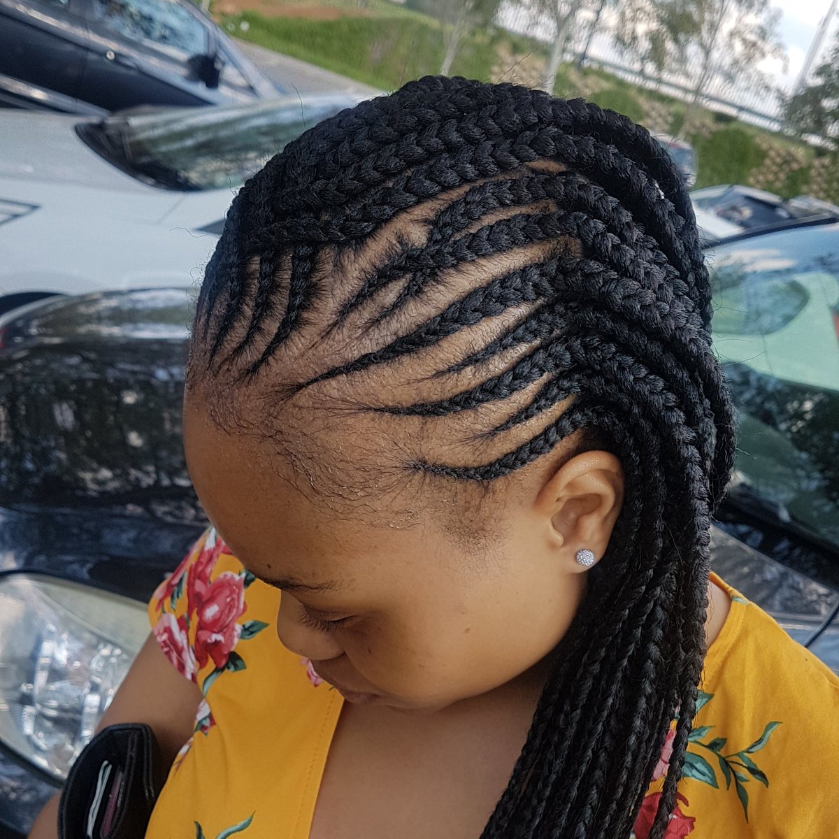 beezybraidsza's tweet image. @naledimakona Rocking Beezybraids feed in braids. 
#BeingBeezybraided #boxbraidsgang #BeBold #braidgang #braiders #braidsaesthetics #braidsZA #braidstyles #naturalhairstyles #BeBold #darlinghair #blackhairflair #blackbusiness #supportblackownedbusinesses
