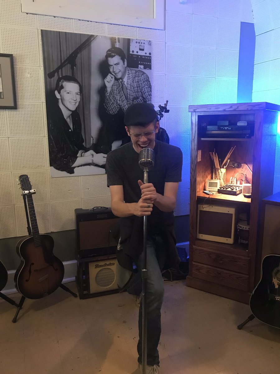 Went to sun studios in Memphis last week. Got to rock out on the mic used by #johnnycash #elvispresley #jerryleelewis and #carlperkins among countless other legends 😊😁😁😁😁 #rocknroll #sunstudios #legends #music #memphis #tennesee #springbreak #rockmusic #blues #musicians