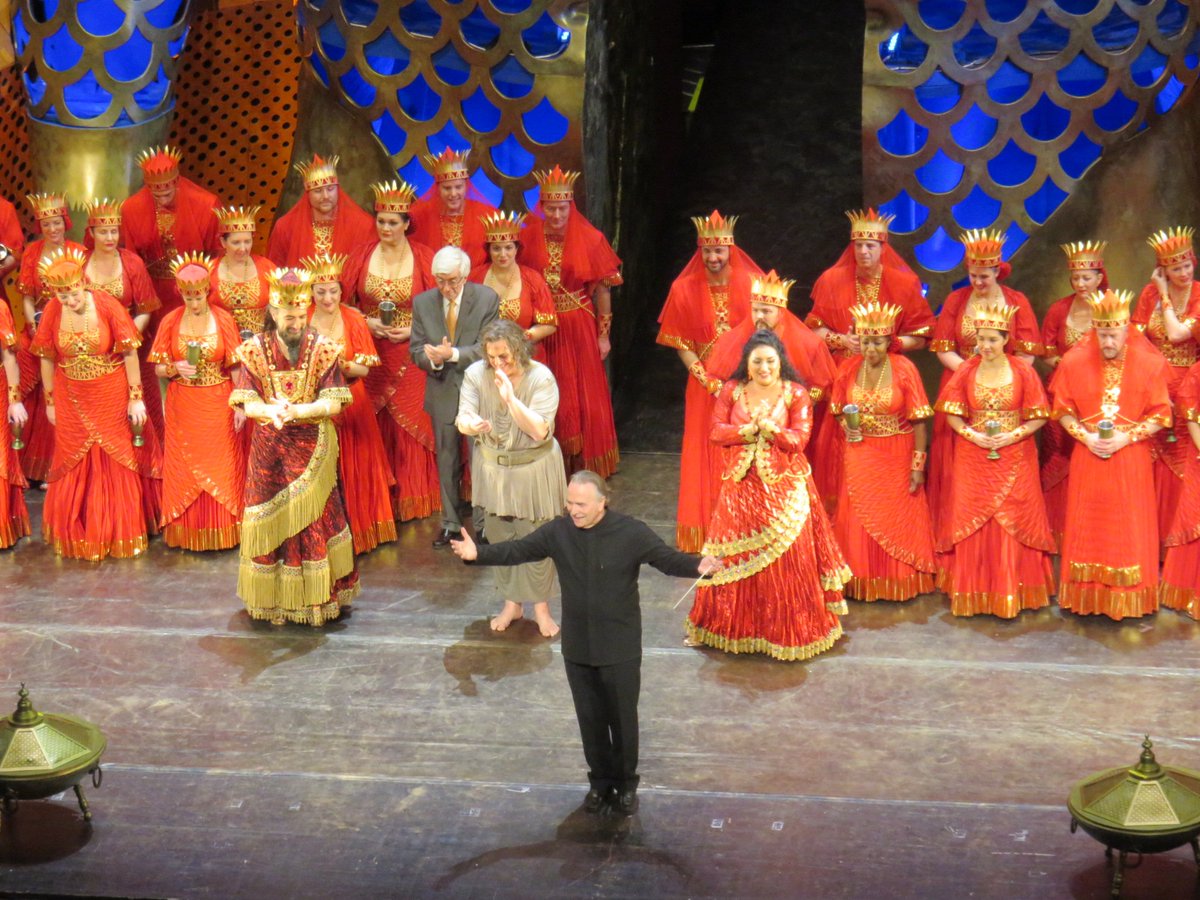 A few more 📷 memories from last night's Samson & Dalila @MetOpera 
@MetOperaChorus 💃 @METOrchestra @MaestroGKC @AnitaRachveli 💃 #LaurentNaouri #DonaldPalumbo #SirMarkElder