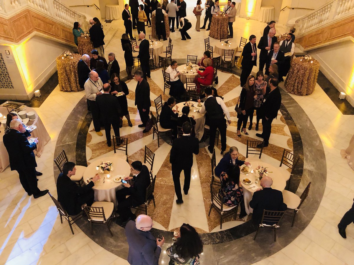 CArnoldMD's tweet image. Celebrating @WendyFrankelMD’s amazing year as @TheUSCAP President. You have taught us all so much professionally and personally through your leadership, friendship, and by example. Thank you for hiring me 6 years ago! #BestBossEver #FASTPath