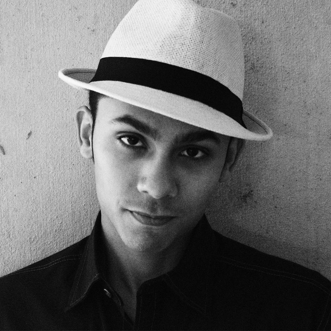 Marquelle_Power's tweet image. 👈Availability in BIO

Hi I'm Marquelle, but call me Raf!

I'm a Logo/Brand Designer &amp;amp; Illustrator helping brands grow &amp;amp; connect w/ their audience through impactful designs!

Need work? DM or email me below!

WiseDigitalDesigns.com
WiseDigitalDesigns@gmail.com

RT's welcome! 😃