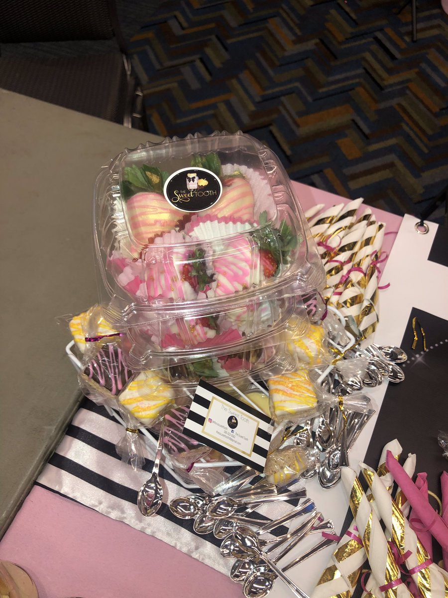 __Jas211's tweet photo. ANOTHER successful event 🥰 I LOVE WHAT I DO #TheSweetTooth https://t.co/bNPSLlu0mx