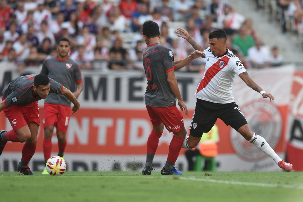 Partido 100 de #River haciendo de local vs Independiente
57G-24E-19P
Dif: +38

Diferencia de historial de LOCAL vs equipos con +50 PJ

[+45] Estudiantes (86PJ) y Rosario Central (78PJ)
[+42] Racing (95PJ) y Gimnasia (80PJ)
[+38] Independiente (100PJ) y Vélez (91PJ)