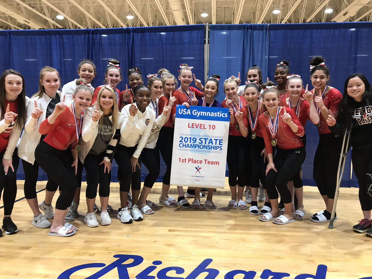 petearenas's tweet image. Level 10 State Champions!  #7yearsinarow