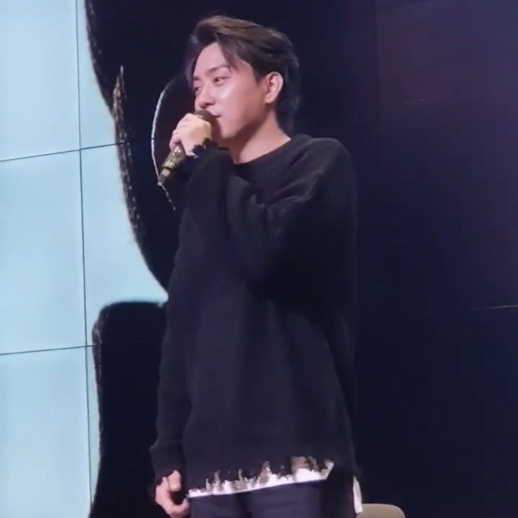 runds_official's tweet photo. ‘은지원’님께서
damage oversize knitwear를
착용해주셨습니다.✔️
https://t.co/BRFyylDiOQ
#은지원 #EUNJIWON #G1 #殷志源 #ウンジウォン #런디에스 #runds https://t.co/9QrTQ9WXb0