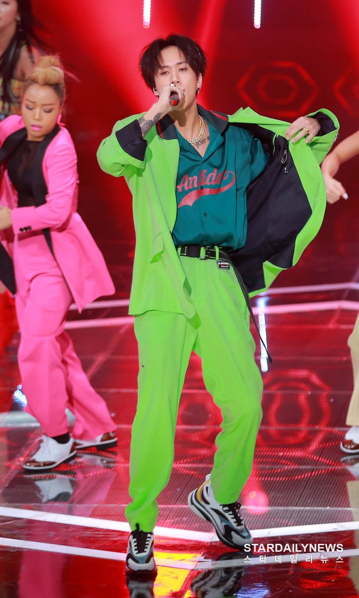 runds_official's tweet photo. ‘라비’님께서
stitch belt (black/green)를 착용해주셨습니다.✔️
-
#런디에스 #runds #라비 #RAVI  #빅스 #VIXX https://t.co/zT1qCqJLRr