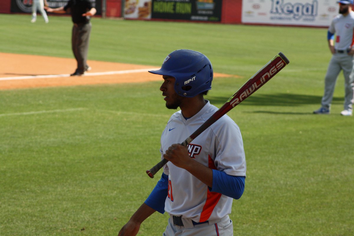 nphawks's tweet photo. .@NP_BaseballD3 bounce back in Day 3 of #RussMattInvitational - W's over Endicott College (8-3) & NYU (5-4) Sunday. @DannyyCampbell led the way, going 3-8, 3R, 2B, 3RBI, while @jfcisco98 went 2-5, 3R, 2RBI #NPHawks #NPHawksBaseball #d3baseball
RECAP: https://t.co/mf1jECp2aZ https://t.co/sUSzR5rNBe