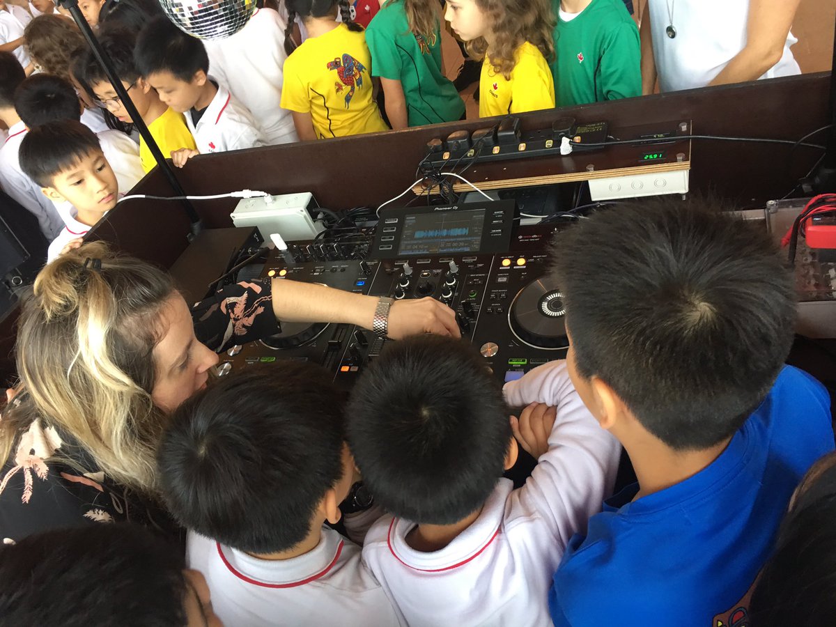 alytree's tweet image. CDNIS Innovators in Residence, The Solar Sound System @Makerspaces_com @21cli #cdnisprojectinnovate @solarsoundsystem