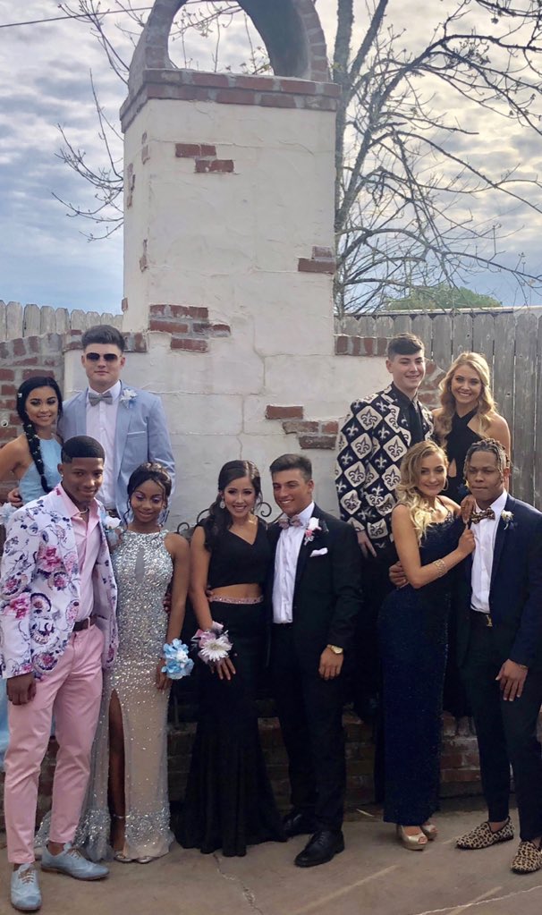 jasonwakefield_'s tweet image. Definitely saved the best for last #prom2k19 #morepicstocome