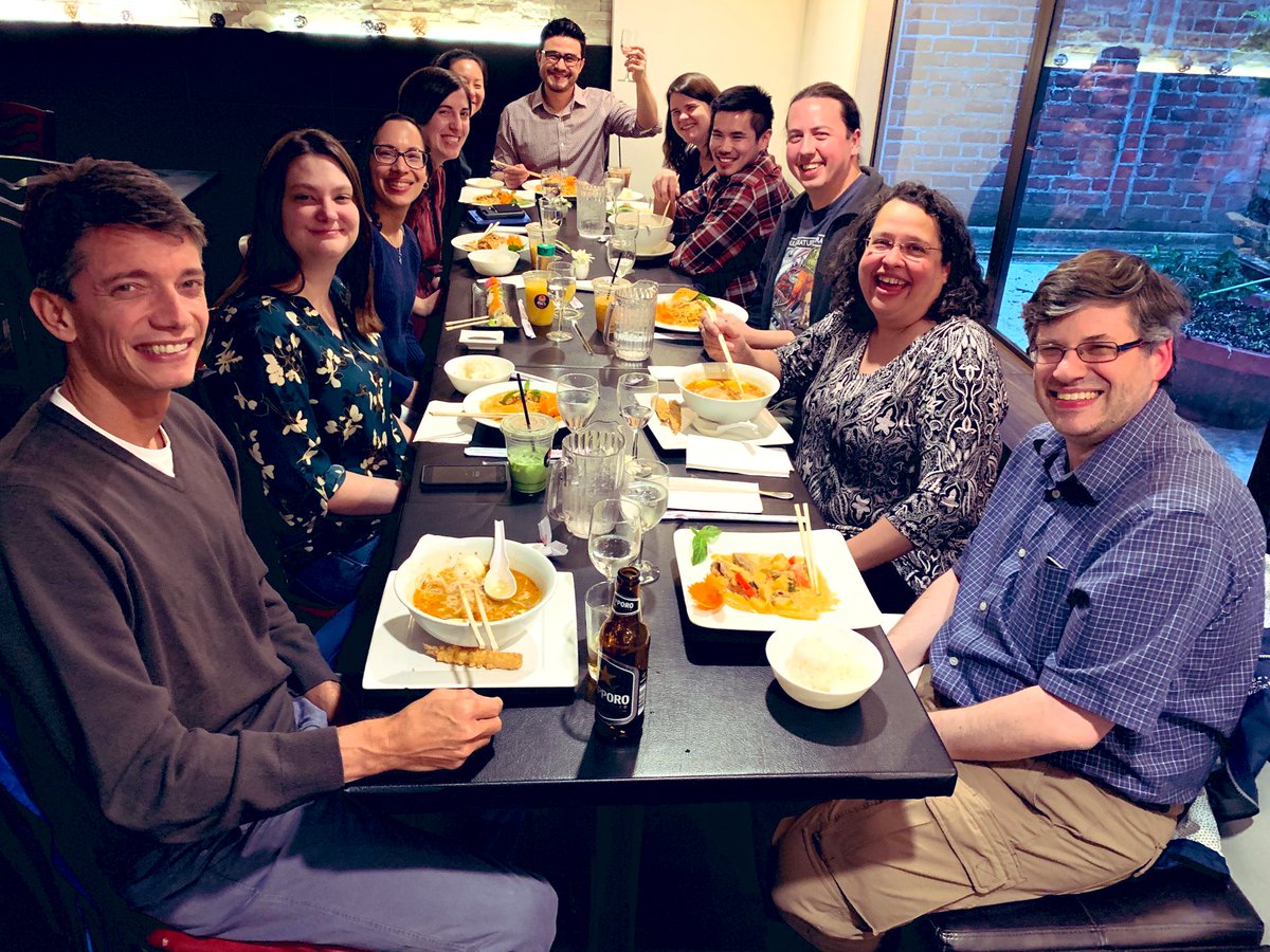Super fun dinner with colleagues after a full day of engaging discussions about the evolution, functional ecology and biomechnics of complex systems! #Teamcomplexity #Whatiscomplexity