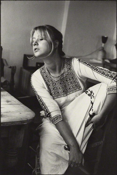 Inspo – Helen Mirren, 1969. 
Helen Mirren At home In London, 1969. Photo By Neil Libbert.
...
#inspo #dresses #soulmatesdress #helenmirren #photography #blackamdwhite #fashioninspo #fashion #vintage #uniquedress