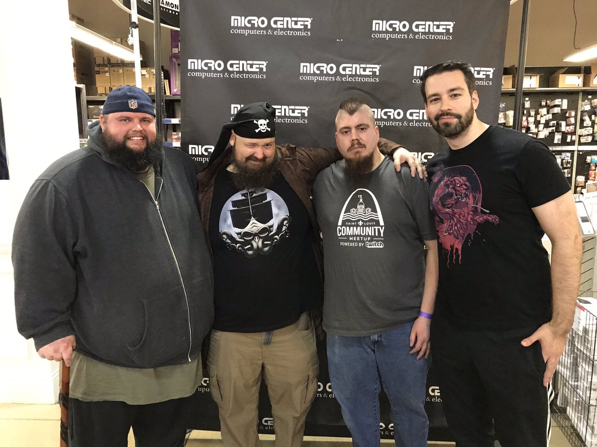 R41D3NZ's tweet photo. Had a blast at @microcenter with @burkeblack @GassyMexican @CletusBueford and some of the @TwitchStLouis community. https://t.co/nyIYPO7NR8