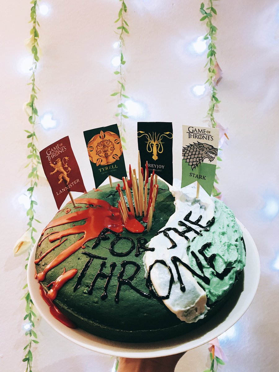 estherjyang's tweet photo. Bleed for the throne #HBOCollege #GOTcontest @HBO @GameOfThrones @xmissxxqu33nyx @iireeena https://t.co/iNqAyyqVW0