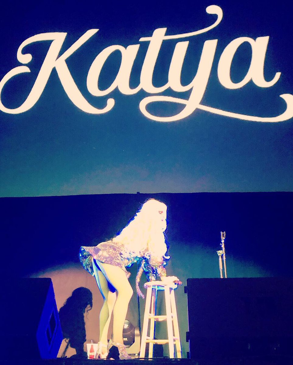 Head over to #Instagram NOW for pictures from last night’s #soldoutshow at the @Castro_Theatre: #HelpMeImDying @katya_zamo’s one-woman show! Even @VideodromeDisco was there! it was EVERYTHING! #music #fun #musicfunandfood #Katya @KatyaAndCraig #KatyaZamo instagram.com/musicfunandfood