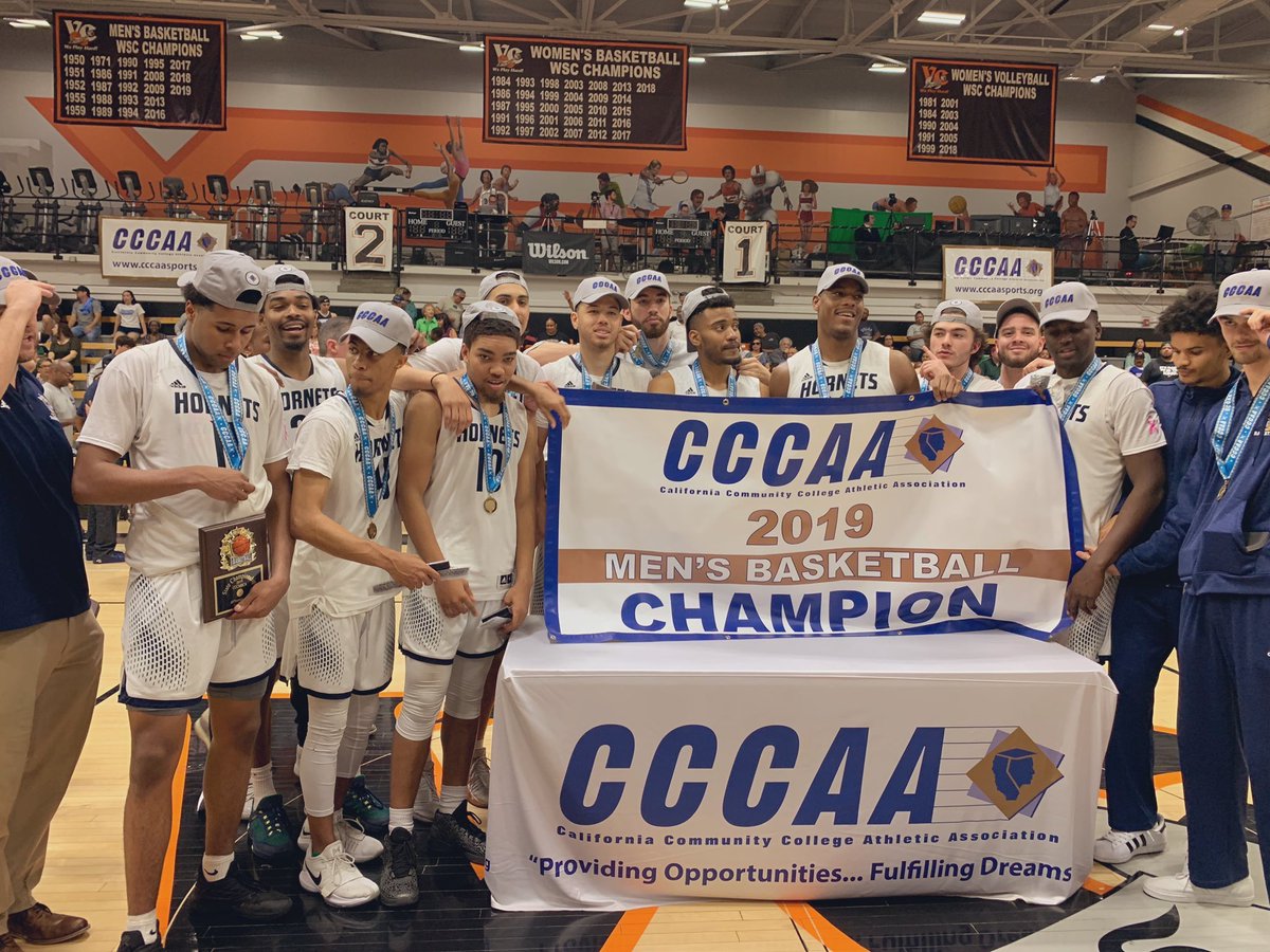 dyl_banks's tweet image. I love my squad #MoodChange