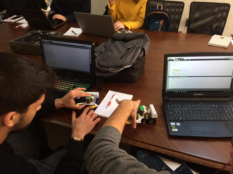 robotsepeti's tweet image. Birlik Vakfı, Ugider işbirliği ile Milli Türk Talebe Birliği&apos;nde düzenlenen STEAM Education Association’ın, Temel Robotik Kodlama Eğitmen Eğitimi&apos;nde 2.nci gün: Infrared sensörlerlerl kullanarak C++ tabanlı R+ Task kod yazma
#robotis #robotsepeti #steamcupturkey #robotiseducation