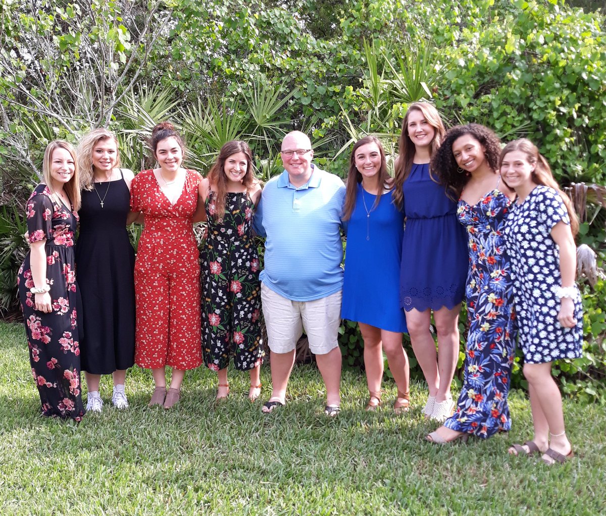 coachganzevoort's tweet photo. I am so fortunate and honored to coach such a great group of @CalvinSoftball outfielders daily!! This is a very hard working group of #grassfairies!! #csb #Team44 #TdubC #soar #outiesgottaeat https://t.co/wYyGImstZt