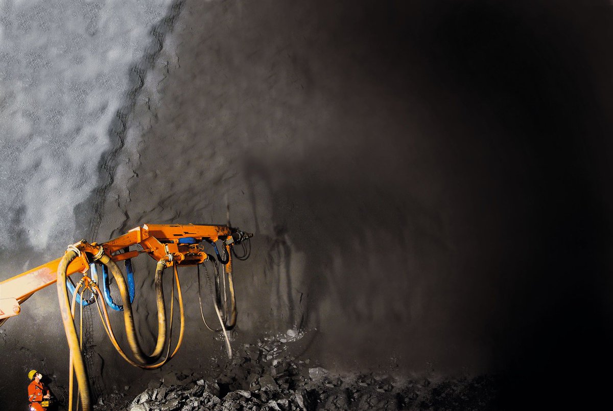 High performance accelerator, Sigunit®-L75AF for shotcrete ensures that tunnels and mining advances, stabilisation of rock is upheld. bit.ly/2HA3k2p
 
#reinforce #sika #concrete #tunnels #mining #shotcrete