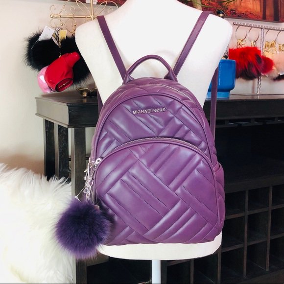 JenLovesJava1's tweet image. So good I had to share! Check out all the items I'm loving on @Poshmarkapp from @tvswitch #poshmark #fashion #style #shopmycloset #michaelkors #meettheposher #wetseal: posh.mk/YZCofelr1U