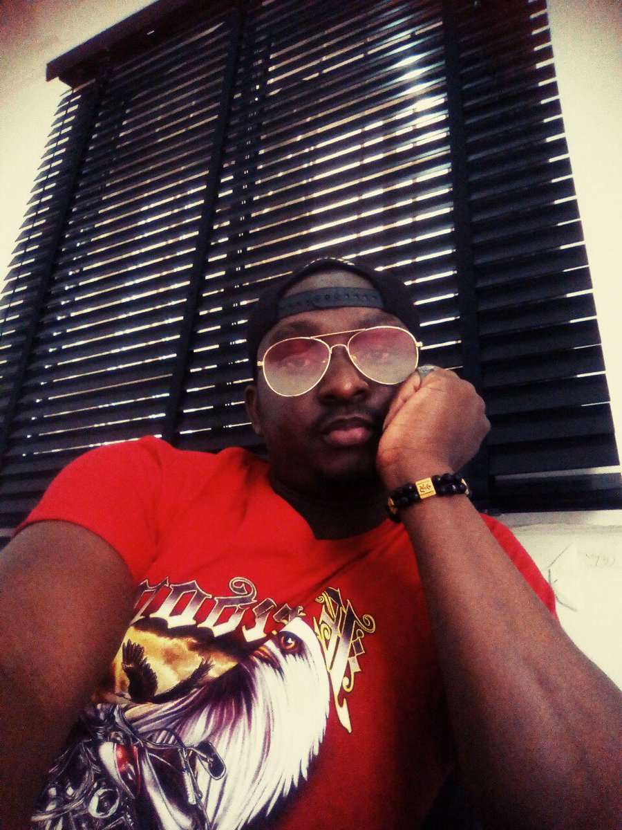 itzFrayoo's tweet image. Hello Dear! 
A Man who Loves You will Stand by You No Matter how Many Men You have Flirt With... And 
That MAN is Your DAD.. 
&quot;Not ME Nne!&quot;

#ihotago? 
#M_C_M