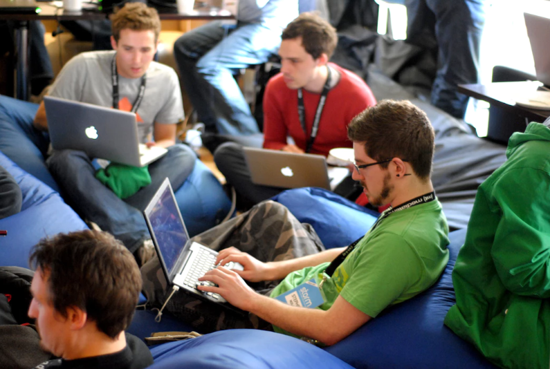 EU_Startups's tweet photo. Techie Paradise: How to attract technological talent to your company. Here are 5 tips from @InfoJobs! 👍🚀 https://t.co/owOKUht52M https://t.co/uyvNvBeqwy