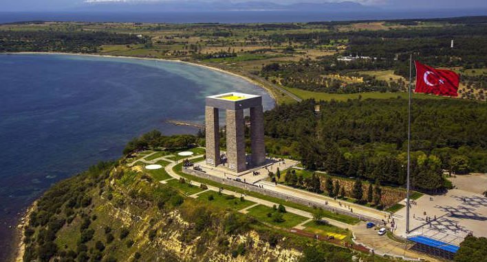 Çanakkale Zaferimizin 104. yılında tüm şehitlerimizi saygıyla anıyoruz.