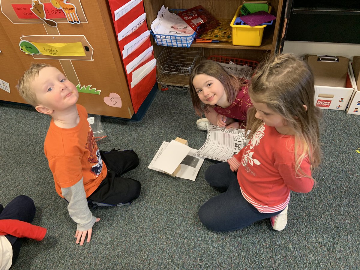 Check out these #RaiderStrong Engineers working together to build different bridges <a href="/PCSD_LN/">Lannoye Elementary</a> @KDGHoverson @KDGBaumgartner