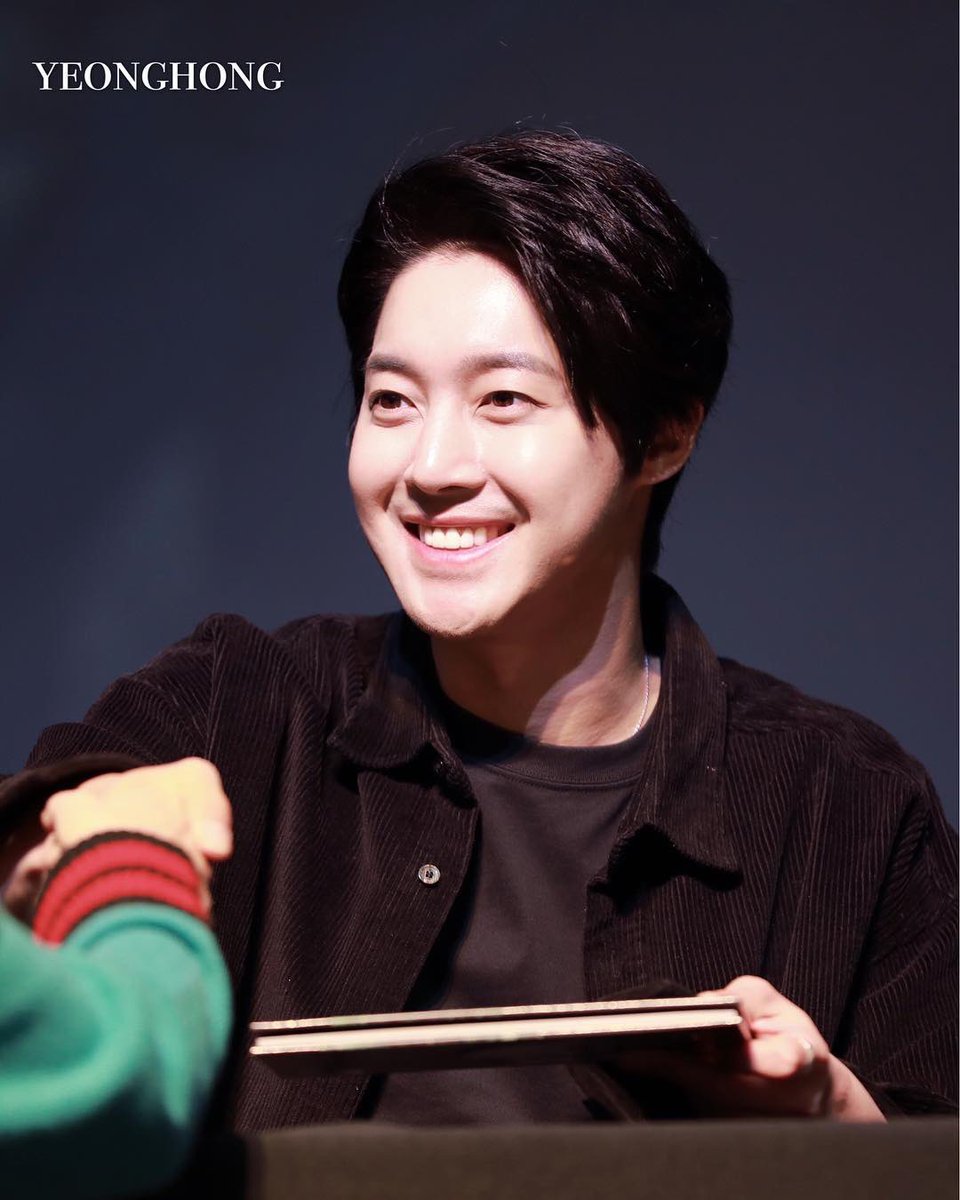 Kira_mikassa's tweet photo. @soompi My precious Kim Hyun joong😍 is my inspiration and my strength💪. I love his songs and the stories behind every one. seeing him on the stage performing with a big smile on his face it's one of my best moments😍. He's smile make my heart flutter❤️ #tweeterbestfandom #SoompiAwards https://t.co/4dcAePm2Uf