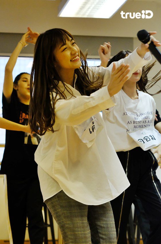 cakenawapornfc's tweet photo. ประมวลภาพ ความน่ารักของ BNK48 จากห้องซ้อม แบบเบิร์ดเบิร์ด 11 RESTAGE (มีคลิป)
https://t.co/t3cJTgEdL9

#CakeBNK48 
#BNK48 #returnofbbb https://t.co/mT2usVSHIg