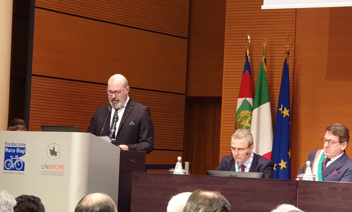 sbonaccini's tweet photo. A Modena con il Presidente Mattarella ricordato Marco Biagi, assassinato 17 anni fa. Un esempio, la sua vita dedicata a studio e confronto. Con Fondazione Biagi finanzieremo BORSA DI STUDIO di dottorato specifica e sostegno a studenti di famiglie disagiate https://t.co/UU1mNfG8ks https://t.co/bvqZ2yQFlm