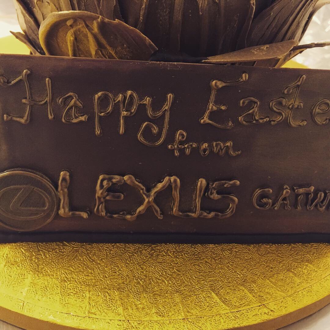 UKChocolatician's tweet photo. Massive chocolate egg for Lexus Gatwick, go hunt for it at the Lingfield race day #GoodFriday #lexusgatwick @LexusUK #lingfield @LingfieldPark @gatwick_lexus https://t.co/vltSDfEsU8
