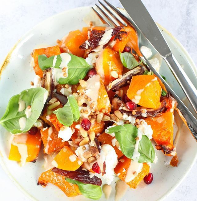 Currently obsessed with tahini dressing on my salads #butternut #feta #date #pinenut #tahini
.
.
.
.
.
#salad #veges #eattherainbow #fresh #freshisbest #vitamininjection #cooking #healthyeating #eatclean #eatwellbewell #flatlay #flatlaystyle #whatiatelas… ift.tt/2TRGBFw