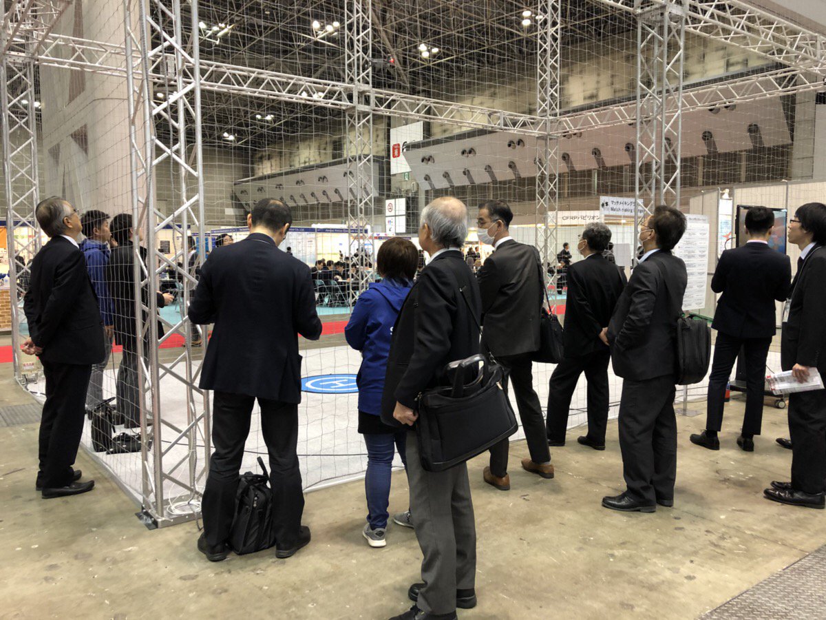 skyseeker_JP's tweet photo. Medtech Japanの展示会に出展中!医療現場での物資輸送を可能にする産業用ドローン「DJI QSシリーズ」の展示と、Mavic 2 Enterpriseのデモフライトやってまーす!https://t.co/ckEBX4m16W
#DJI #QSシリーズ #Medtechjapan #物資輸送ドローン #東京ビッグサイト https://t.co/KGYEGkNUGX