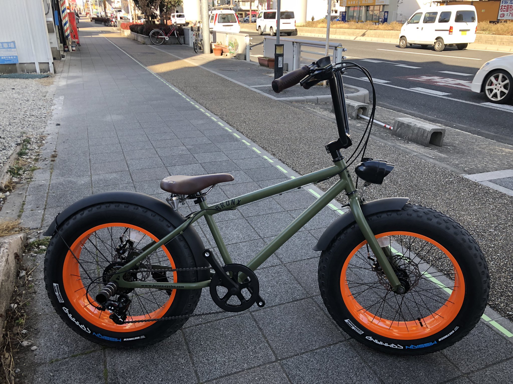 Maruhachi Cycle Bronxddカスタム 色々変わってます 詳細知りたい方は お問い合わせ下さい 名古屋市北区 マルハチサイクル Bronx ブロンクス ファットバイク 街乗りファットバイク インチ T Co uksojckl Twitter