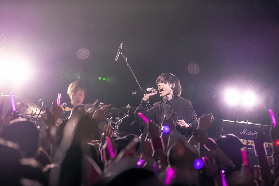 decolum_news's tweet photo. ナノ 2019年初のソロライブ「Remember again」開催！超満員のオーディエンスの前に圧巻のパフォーマンスを披露 https://t.co/34y0ajjTtZ #ナノ #Rememberagain https://t.co/jhHc6K8exU